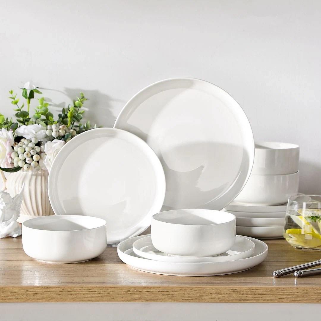 GULFSIDE Porcelain Dinnerware Set 16-Piece Service for 4 White